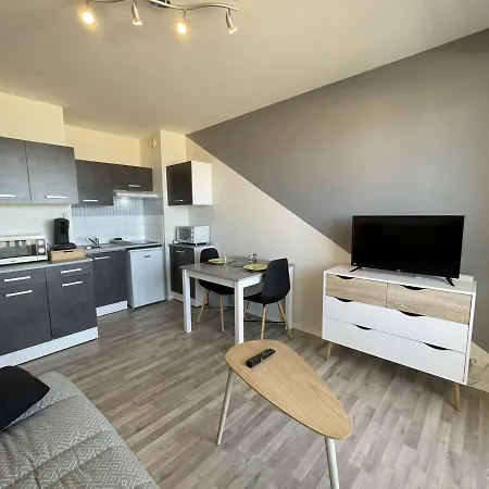 Renove, 2 Couchages, Mer, Commerces, 6e Etage, Tv, Balcon, Animaux Admis - Fr-1-224c-138 Apartment *