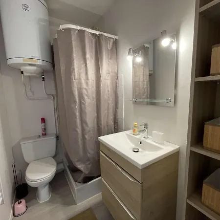 Renove, 2 Couchages, Mer, Commerces, 6e Etage, Tv, Balcon, Animaux Admis - Fr-1-224c-138 *